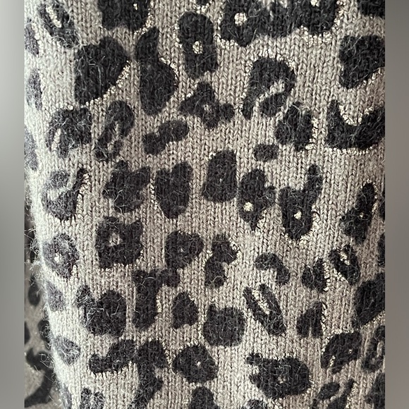 I Heart Ronson Women’s Sweater in Black and Gray - Picture 4 of 7